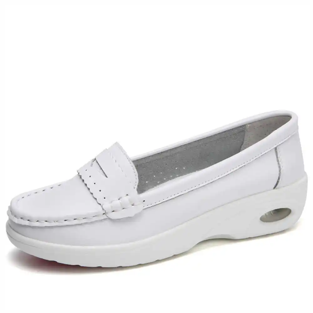 Thick Sole Slipon White Traine – Wedding Supply Store Canada recenzja i cena